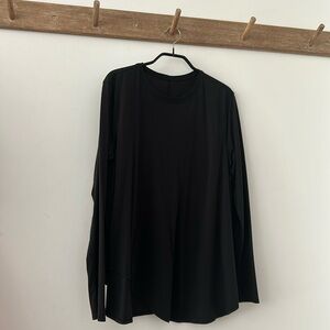 EUC_Black Lululemon Long-Sleeve Women’s Shirt